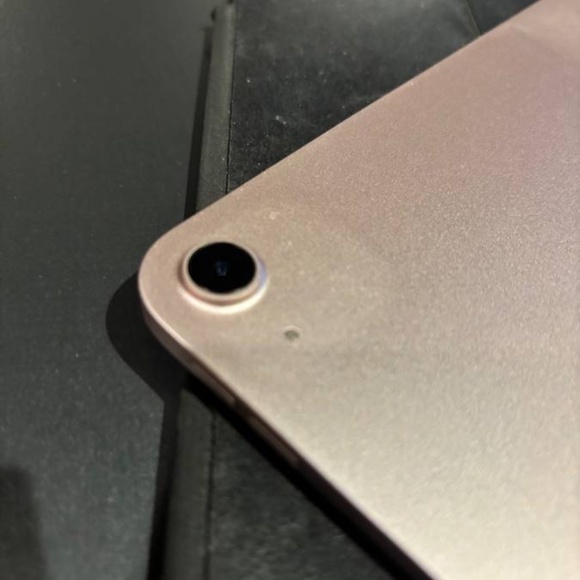 LAST CALL iPad Air 5th Gen and Smart Keyboard - Picture 8 of 15